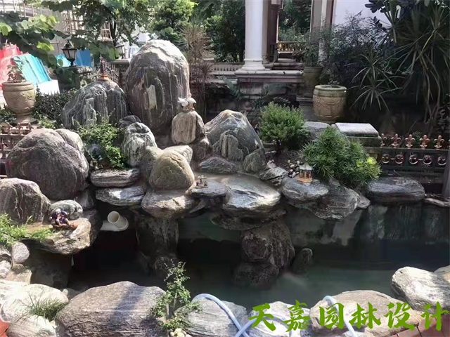 东莞小型庭院假山鱼池